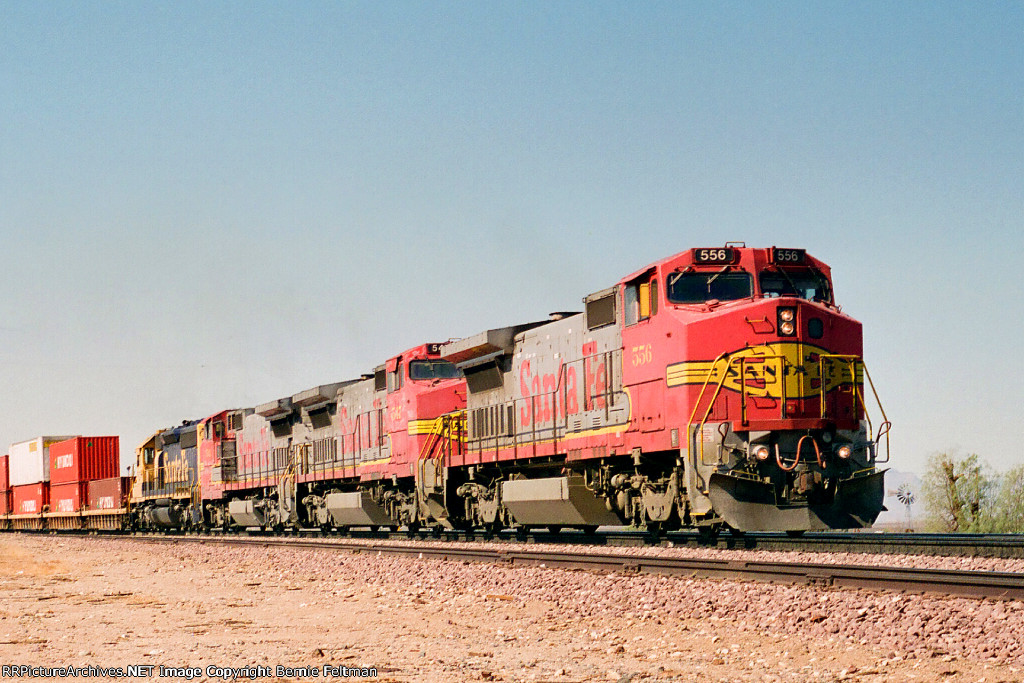 Santa Fe B40-8W #556 leading a doublestack eastbound 
